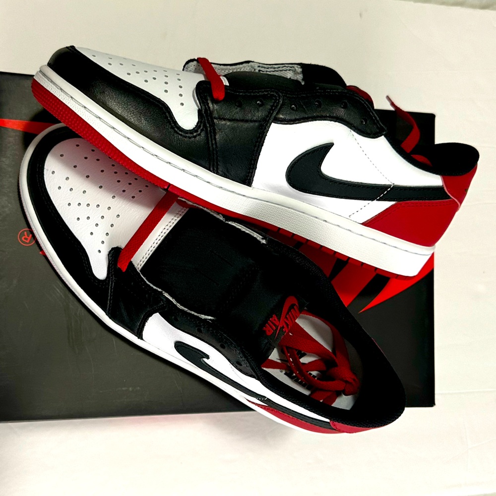 BNIB AJ 1 OG Low “Black Toe”